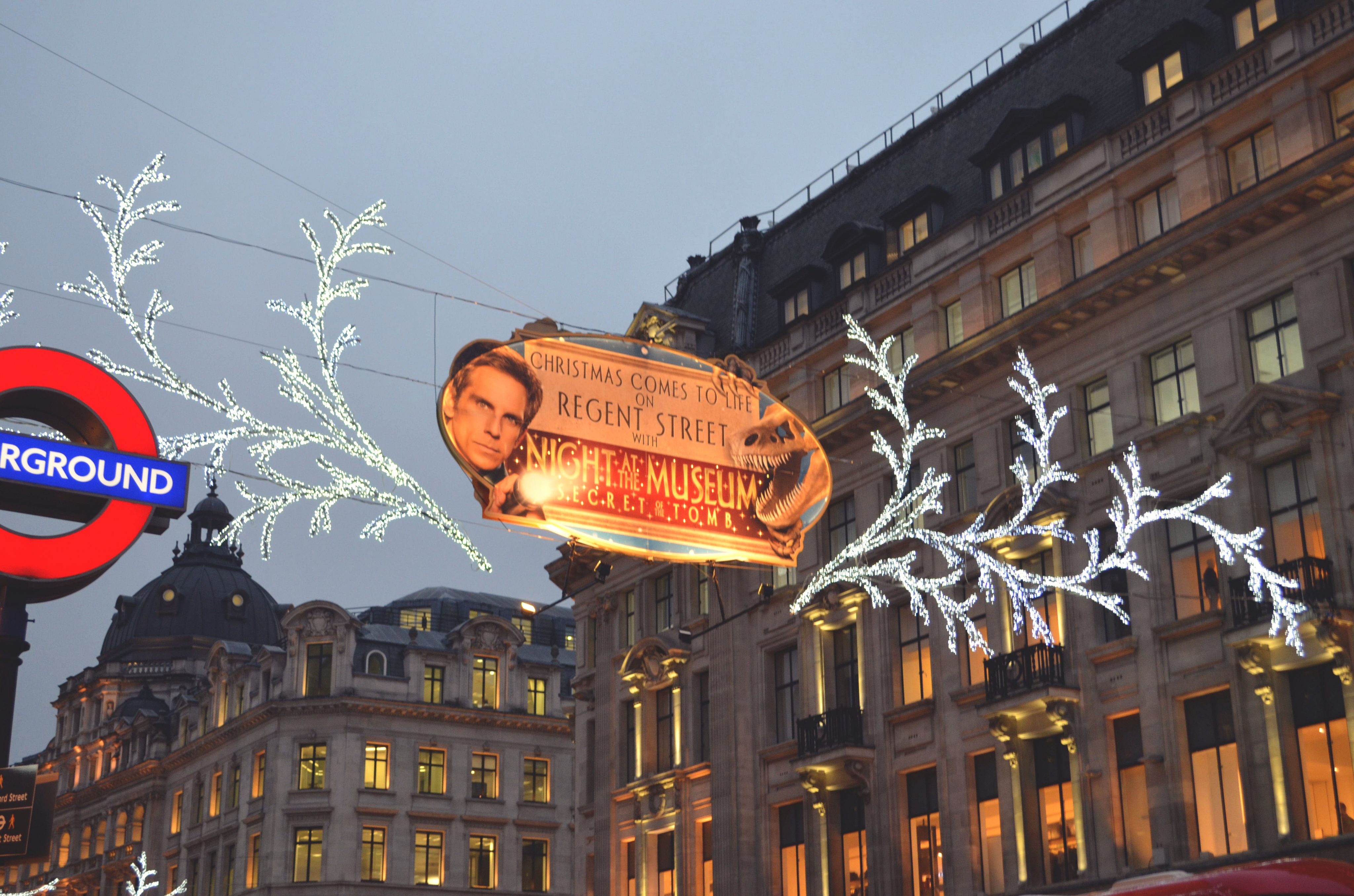 Wieczorny spacer świątecznymi ulicami Londynu!