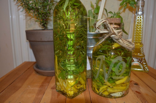 Olej rzepakowy z papryczkami, czosnkiem i ziołami!
