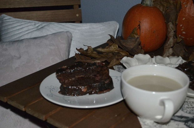 Jesienny mocno czekoladowy piernik ze śliwkami!