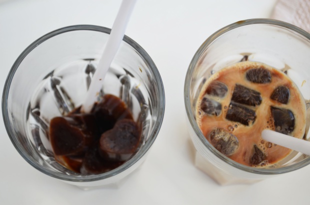 Orzechowa kawa mrożona z gałką lodów śmietankowych!